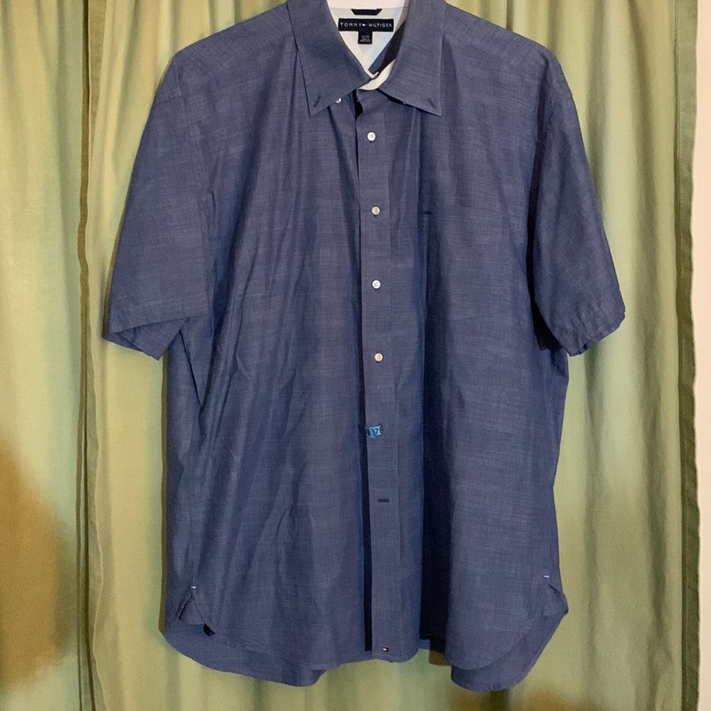 Tommy Hilfiger short sleeve button down shirt. XL